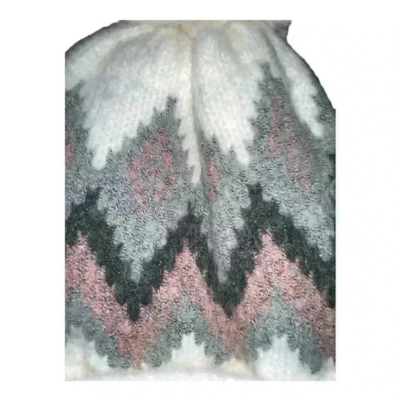 Hat Attack Revolve Womens Fair Isle Pom Knit Beanie - Picture 4 of 5